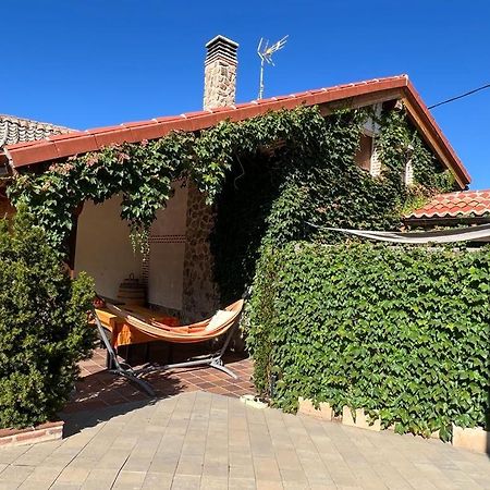 Casa Rural "Hazanas" Adanero Esterno foto